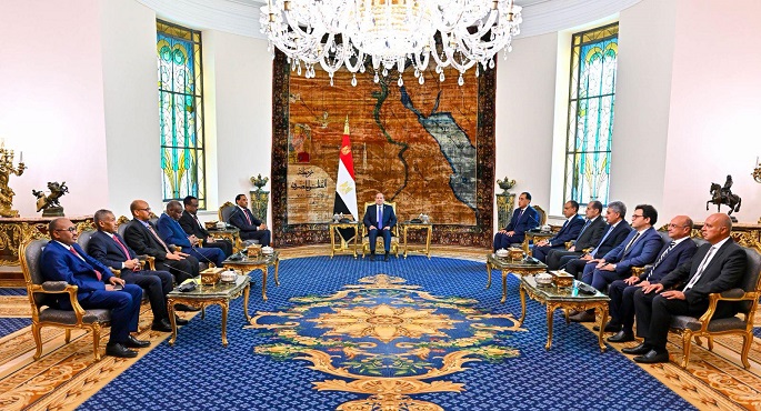 الرئيس السيسى يجدد التأكيد على موقف مصر الثابت والداعم لوحدة السودان وسيادته