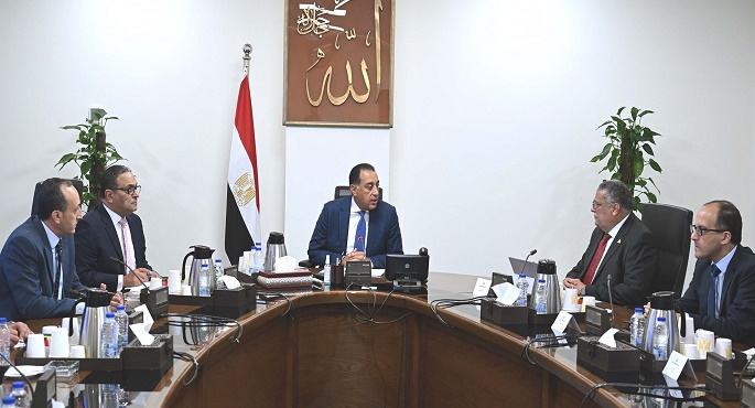 رئيس الوزراء: نحرص على متابعة دور الهيئة الاقتصادية للمثلث الذهبى فى تنمية هذه المنطقة الواعدة