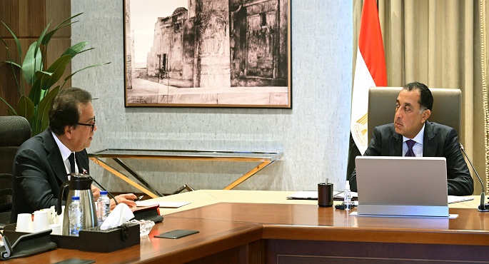 رئيس الوزراء يتابع موقف توافر الأدوية والمستلزمات الطبية