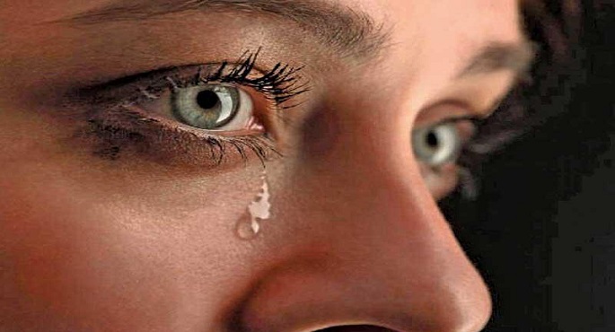 فوائد البكاء للصحة النفسية.. يخفف التوتر ويحسن المزاج