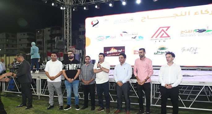 وزير الرياضة ومحافظ بورسعيد يتفقدان معسكر متطوعى وزارة الشباب والرياضةYLY