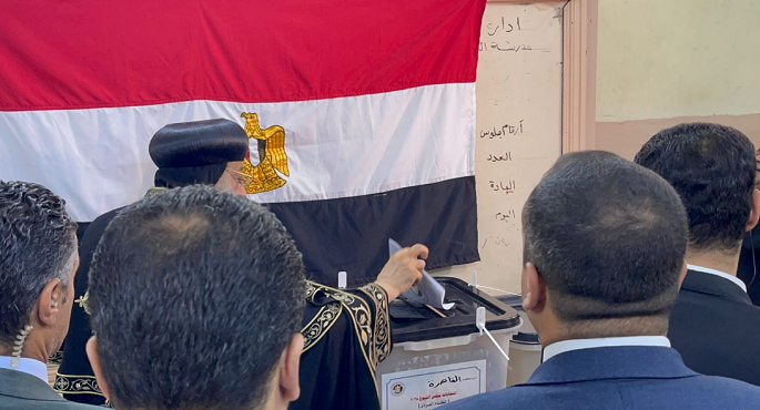 البابا تواضروس الثانى يدلى بصوته فى انتخابات مجلس الشيوخ