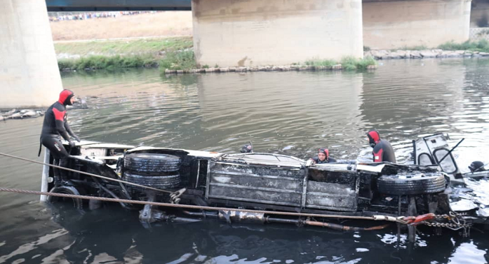 18 قتيلًا و10 مصابين إثر سقوط حافلة من جسر فى مجرى نهر بالجزائر