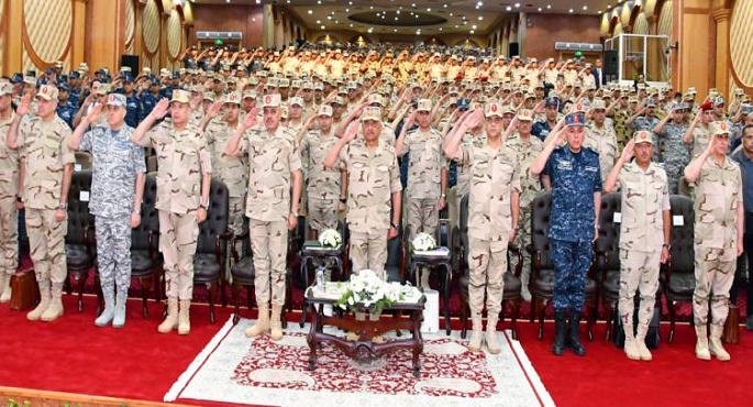 بالفيديو والصور .. وزير الدفاع يلتقى مقاتلى المنطقة الشمالية العسكرية لتعزيز الجاهزية القتالية