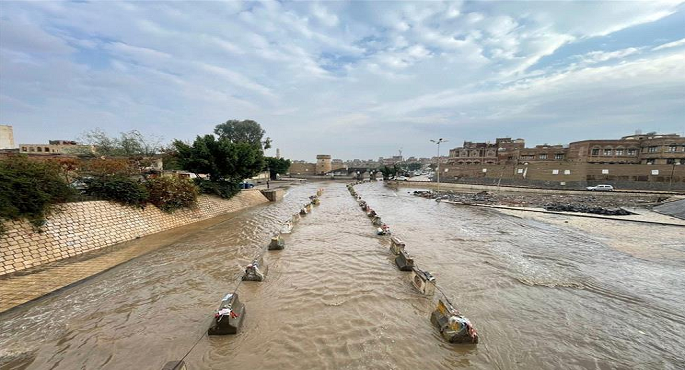  الأمطار الغزيرة تحاصر عدن ووفيات فى شبوة وحضرموت