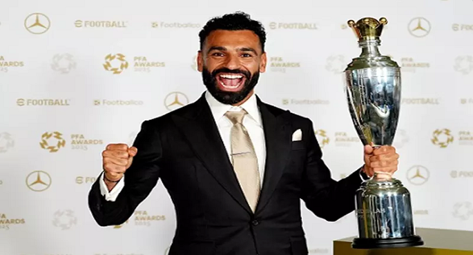 صلاح يتوج بجائزة أفضل لاعب من رابطة المحترفين للمرة الثالثة
