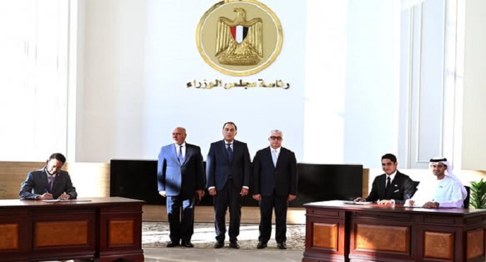 بالصور.. مدبولى يشهد توقيع عقد مشروع مجمع صناعى لإنتاج الخلايا والألواح الشمسية بـ “اقتصادية قناة السويس”