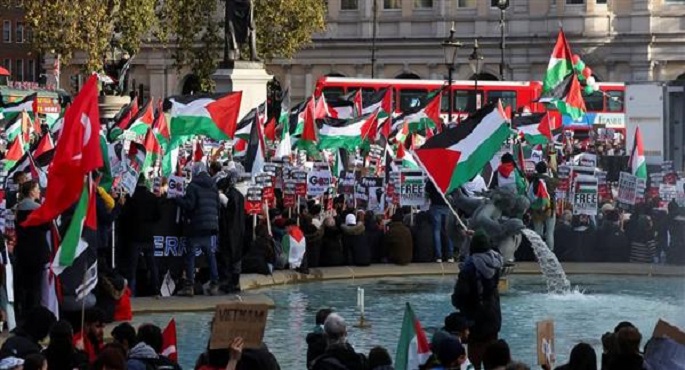 “غزة غزة .. باريس معك”.. مظاهرات في العاصمة الفرنسية لدعم فلسطين وللمطالبة بوقف الإبادة الجماعية في غزة