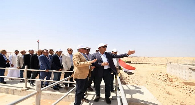 وزير الإسكان يتفقد مشروع توسعات محطة معالجة صرف صحى مرسى مطروح