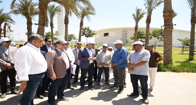 بالصور.. وزير الإسكان يتفقد مشروع حدائق “تلال الفسطاط” بمنطقة مصر القديمة