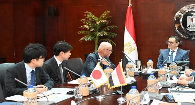 وزير الاستثمار يبحث مع سفير اليابان بالقاهرة آفاق التعاون الاقتصادى بين البلدين