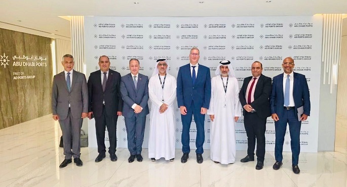 وزير البترول يبحث مع “موانئ أبوظبى” تعزيز التعاون الإقليمى