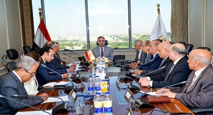 وزير التموين: نولى اهتمامًا كبيرًا بدعم الشركات التابعة للوزارة وتعزيز دورها فى توفير السلع وضبط الأسواق