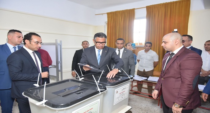 وزير التموين والتجارة الداخلية يُدلى بصوته فى انتخابات مجلس الشيوخ