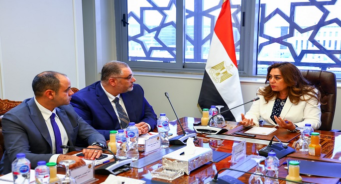 وزيرة التنمية المحلية تستقبل وفد من شركة ازرى العالمية لبحث مجالات التعاون المستقبلى بين الجانبين