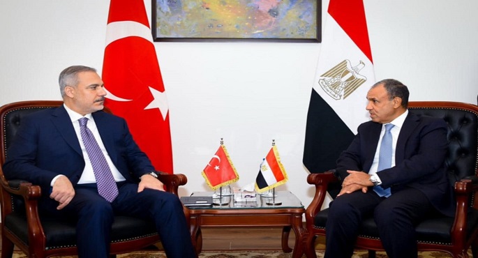 وزير الخارجية يبحث مع نظيره التركى تعزيز العلاقات  فى غزة وليبيا