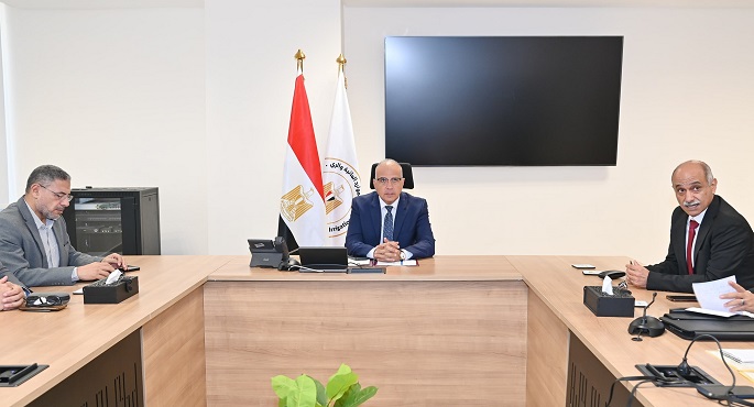 وزير الرى يؤكد أهمية أعمال صيانة وتطوير منظومة المراقبة والتشغيل بالسد العالى