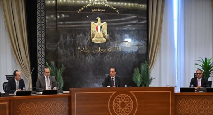 بالصور.. وزير الشئون النيابية: الدولة ملتزمة بشكل كامل وقانونى بتوفير السكن الملائم للحالات المستحقة