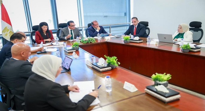 وزير الصحة والسكان يبحث التوسع فى الصناعات الدوائية وفتح أسواق جديدة للتصدير