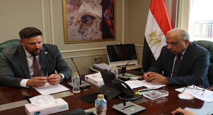 بالصور.. وزير الكهرباء يبحث توطين الصناعات المغذية للمحطات النووية