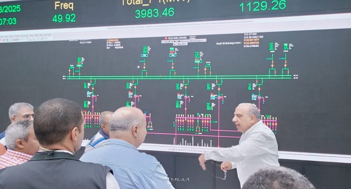 وزير الكهرباء يتابع مراكز التحكم الإقليمية لتأمين الشبكة الكهربائية