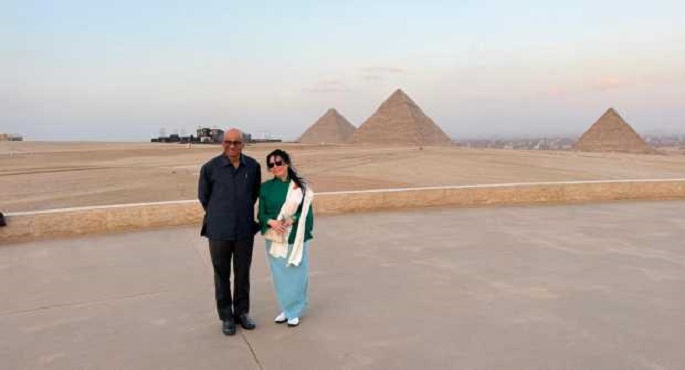 بالصور.. رئيس سنغافورة يزور المتحف المصرى الكبير وأهرامات الجيزة