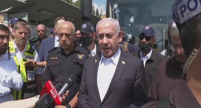 نتنياهو يهدد بعملية عسكرية مكثفة بمدينة غزة ويطلب من سكانها مغادرتها