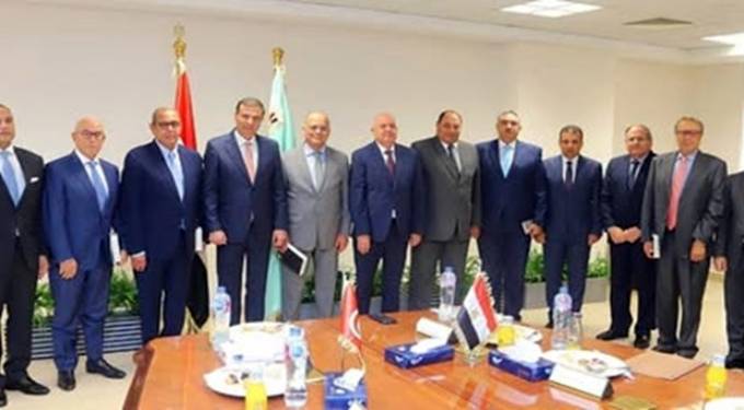 وزير الزراعة يبحث مع وفد تونسى رفيع المستوى تعزيز الاستثمارات المشتركة
