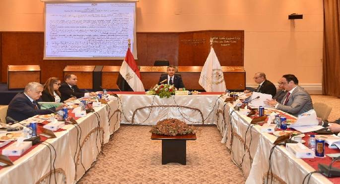 وزير التموين يؤكد على بذل المزيد من الجهد لزيادة أصول اللجنة العامة للمساعدات الأجنبية