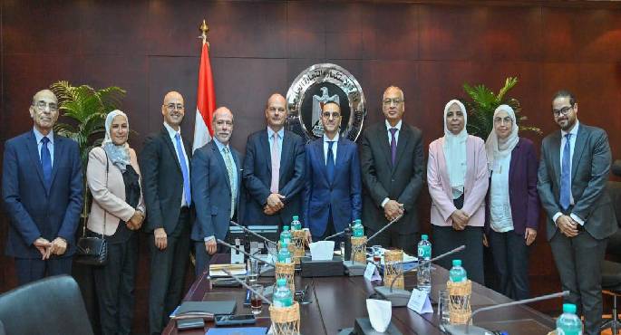 وزير الاستثمار يجتمع مع قادة المنتدى الاقتصادى والاتحاد العالمى لتيسير التجارة لبحث تعزيز التنافسية