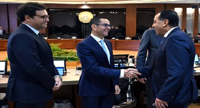 وزير الاستثمار يستعرض موقف فرض رسوم وقائية مؤقتة على واردات بعض منتجات الصلب