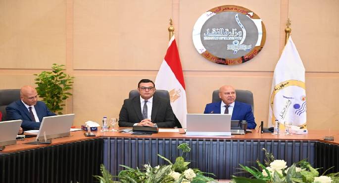 وزيرا الصناعة والإسكان يبحثان موقف ترفيق المناطق الصناعية تمهيدا لطرح الأراضى