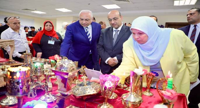 نائب وزير التعليم يفتتح معرض منتجات التعليم الفنى بالعاصمة الإدارية