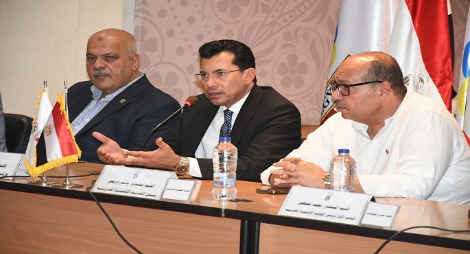 وزير الرياضة ورئيس اللجنة الأولمبية يجتمعان برؤساء الاتحادات لمتابعة استعدادات الأولمبياد