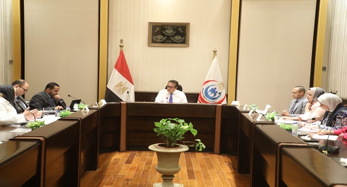 وزير الصحة يتابع تقدم البرنامج الوطنى لمكافحة الإيدز