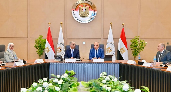 وزير الرى يبحث مع وزير الأشغال البحرينى سُبل تعزيز التعاون فى مجال الموارد المائية