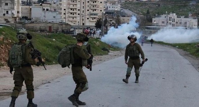 إصابة 17 فلسطينيا خلال اقتحام قوات الاحتلال لمدينة طوباس واعتقال شاب فى رام الله