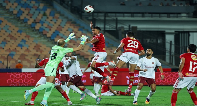 الأهلى يستعيد انتصاراته ويهزم سيراميكا 1-0 ويقفز للمركز العاشر بالدورى
