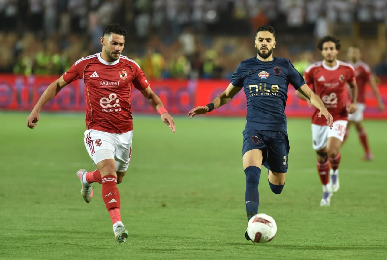 القمة حمراء .. “الشحات” يقود الأهلى لفوز مثير على الزمالك 2-1 في الدورى