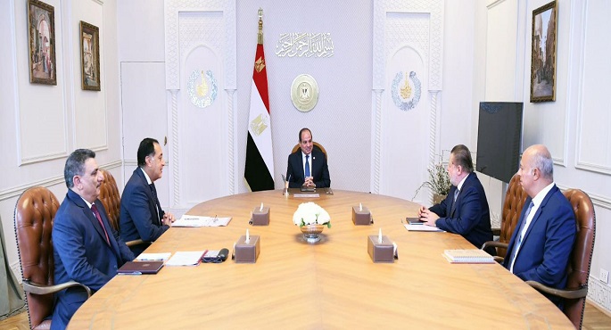 الرئيس السيسى يبحث مع رئيس الوزراء ومحافظ البنك المركزى الجهود المبذولة لزيادة الحصيلة الدولارية
