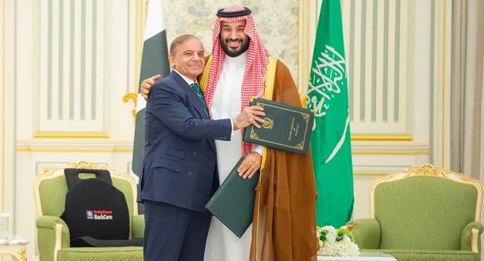 السعودية وباكستان توقعان اتفاقية الدفاع الاستراتيجى المشترك