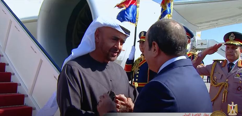 الرئيس السيسى يستقبل الشيخ محمد بن زايد رئيس دولة الإمارات بمطار القاهرة