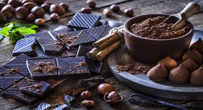 كيف تفيد الشوكولاتة الداكنة صحة الجهاز الهضمى والدماغ