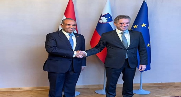 وزير الخارجية يلتقى رئيس وزراء سلوفينيا لبحث سبل تعزيز التعاون الثنائى