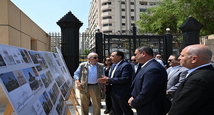 بالصور .. ضمن مشروعات تطوير القاهرة الخديوية: رئيس الوزراء يتفقد مشروع إحياء حديقة الأزبكية التراثية