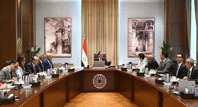 رئيس الوزراء يستعرض مع مسئولى “بى واى دى اوتو” العالمية رؤيتهم لمستقبل صناعة السيارات الكهربائية بمصر