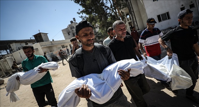 إسرائيل تكثف قصف غزة برًا وجوًا.. واستشهاد طفلين فلسطينيين