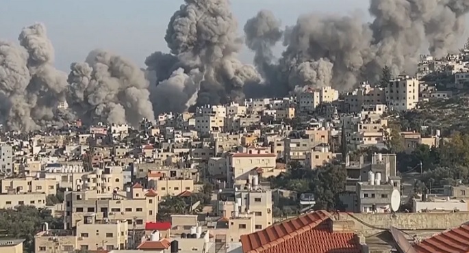 قصف مدفعى وغارات على خانيونس ومدينة غزة