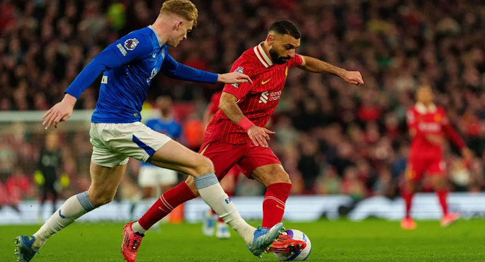 ليفربول يسعى لمواصلة الانتصارات أمام إيفرتون على ملعب أنفيلد اليوم