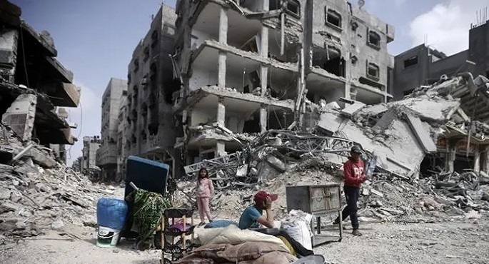 باستخدام الروبوتات المفخخة .. جيش الاحتلال ينسف برج النور السكنى فى غزة